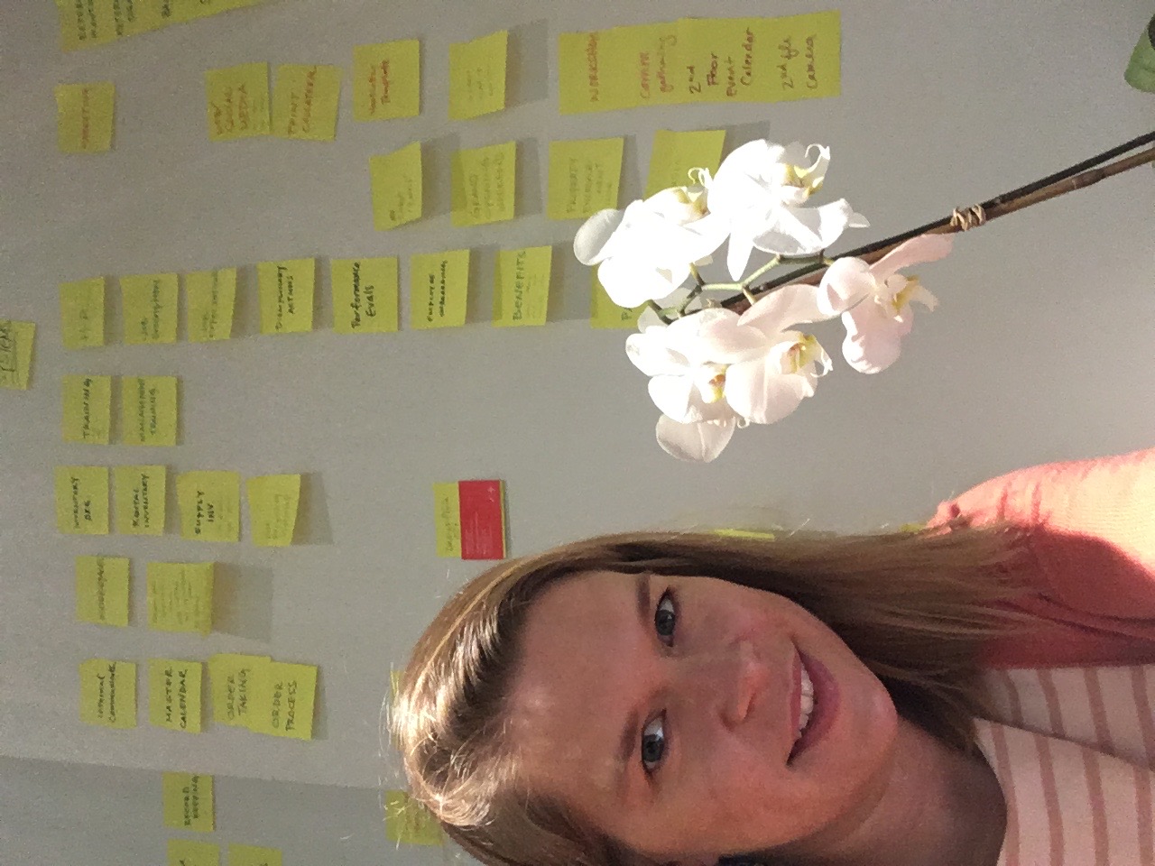 julia with post-its